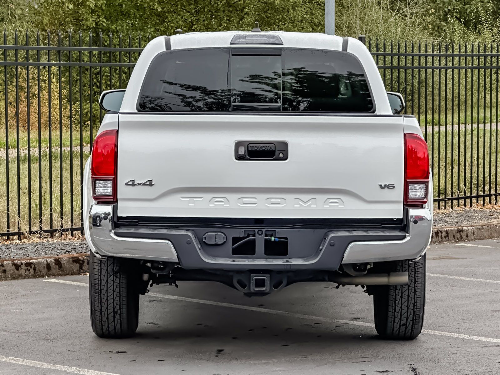 Used 2021 Toyota Tacoma SR5 AWD/4WD image 4