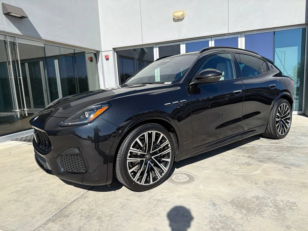 Certified 2023 Maserati Grecale Folgore AWD/4WD image 4