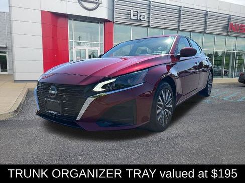 Certified 2023 Nissan Altima 2.5 SV w/ SV Premium Package AWD/4WD image 7