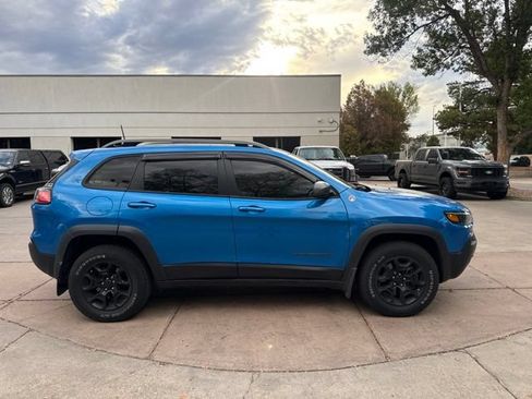 Used 2019 Jeep Cherokee Trailhawk AWD/4WD image 5