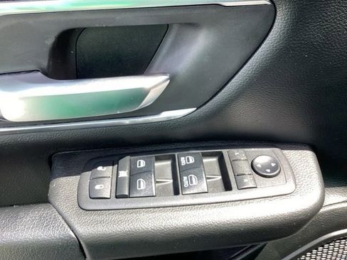 Used 2019 RAM 1500 Big Horn AWD/4WD image 14
