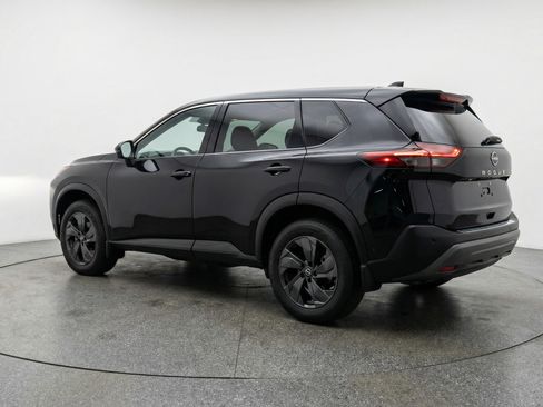 Used 2025 Nissan Rogue SV FWD image 6