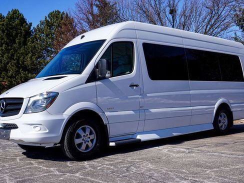 Used 2015 Mercedes-Benz Sprinter 2500 image 3