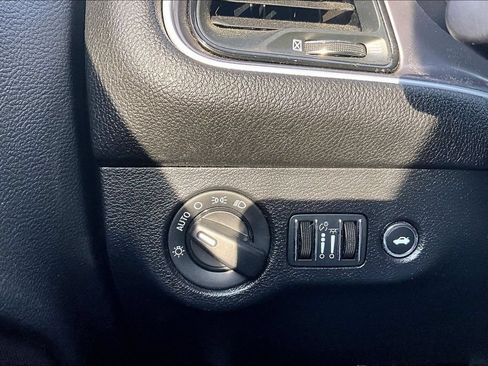 Used 2020 Dodge Challenger SXT AWD/4WD image 14