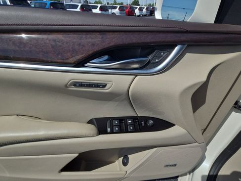 Used 2015 Cadillac XTS Luxury w/ Driver Awareness Package FWD image 37
