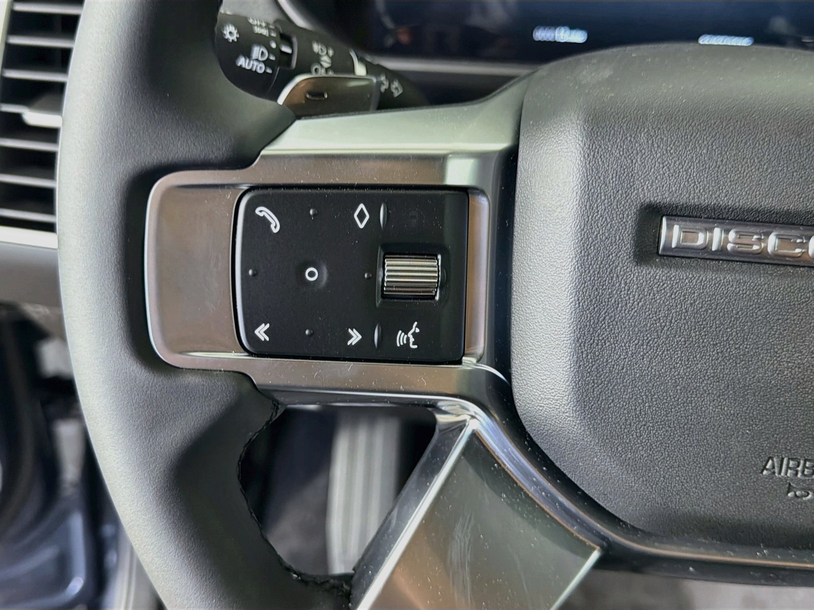 New 2026 Land Rover Discovery S AWD/4WD image 12