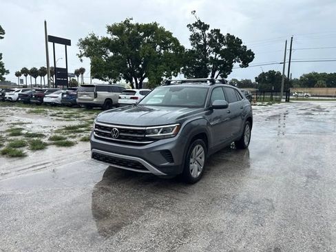 Used 2022 Volkswagen Atlas Cross Sport SE AWD/4WD image 2