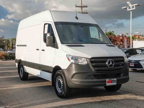 Used 2020 Mercedes-Benz Sprinter 2500 image 3