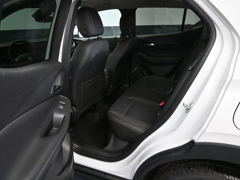 Used 2025 Buick Encore GX Preferred AWD/4WD image 17