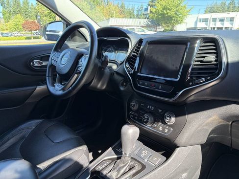 Used 2019 Jeep Cherokee Limited w/ Technology Group AWD/4WD image 20