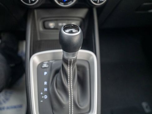 Certified 2025 Hyundai Venue SEL image 27