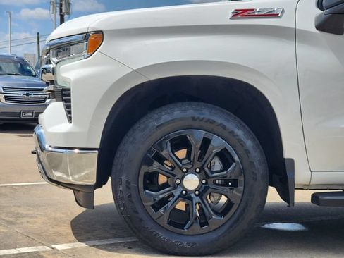 Used 2022 Chevrolet Silverado 1500 LTZ w/ Z71 Off-Road Package AWD/4WD image 8
