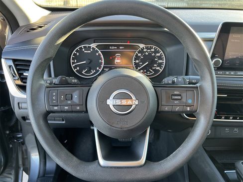 Certified 2023 Nissan Rogue SV image 7