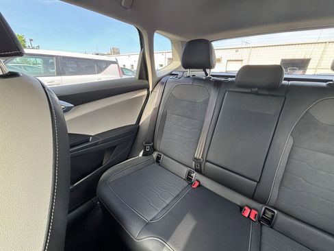 Used 2025 Volkswagen Taos SE FWD image 40