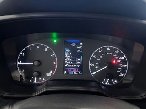 Used 2023 Toyota Corolla LE FWD image 18