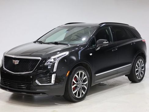 Used 2022 Cadillac XT5 Sportv w/ Technology Package AWD/4WD image 3