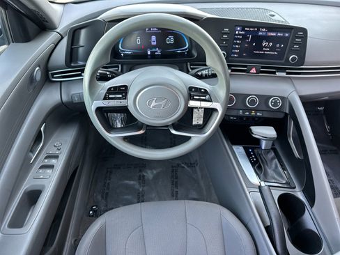 Used 2024 Hyundai Elantra SE FWD image 13