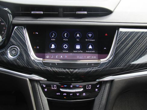 Used 2024 Cadillac XT6 Premium Luxury FWD image 18