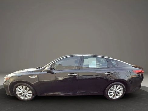 Used 2018 Kia Optima S w/ Panoramic Sunroof Package image 8