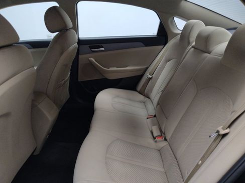 Used 2018 Hyundai Sonata SE FWD image 18