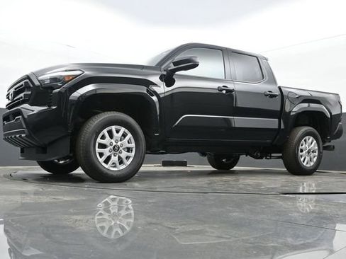 Used 2026 Toyota Tacoma SR image 12