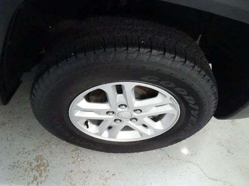 Certified 2024 Jeep Grand Cherokee Laredo AWD/4WD image 25