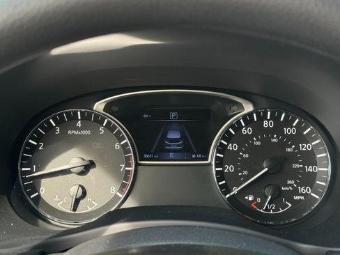 Used 2020 Nissan Pathfinder S FWD image 17