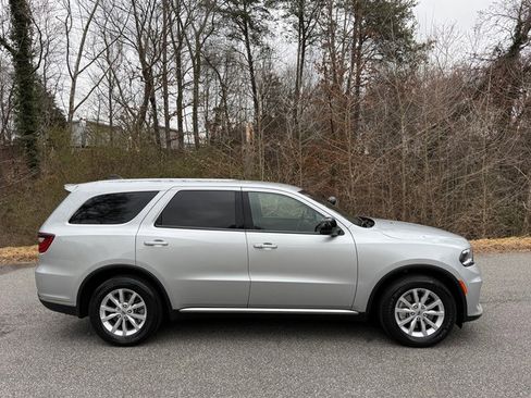Used 2023 Dodge Durango AWD w/ Technology Group image 5