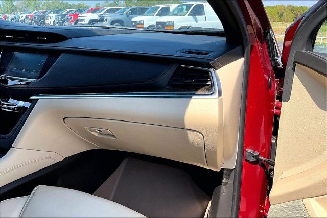 Used 2017 Cadillac XT5 FWD w/ LPO, Wheel Lock Package image 26