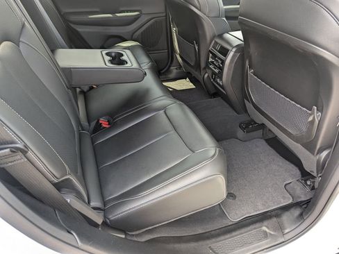 Used 2023 Jeep Grand Cherokee Limited w/ Luxury Tech Group II AWD/4WD image 47