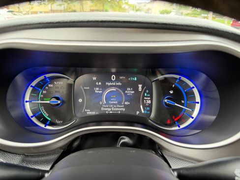 Used 2022 Chrysler Pacifica Touring-L FWD image 75