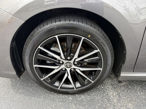 Used 2024 Toyota Camry SE image 11