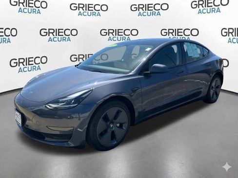 Used 2023 Tesla Model 3 Standard Range RWD image 3