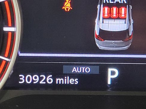 Used 2025 Nissan Rogue SV image 2