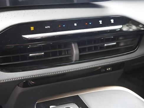 New 2026 Buick Enclave Avenir w/ Super Cruise Package image 13