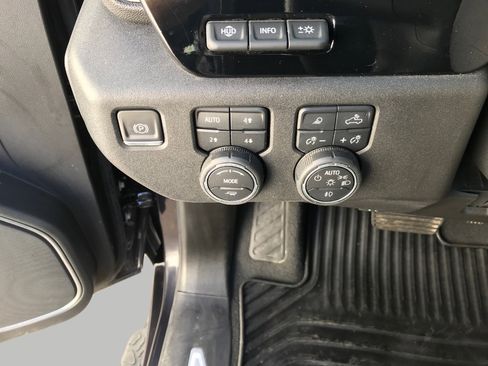 Used 2024 Chevrolet Silverado 2500 LTZ w/ LTZ Convenience Package image 17