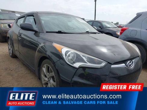 Used 2016 Hyundai Veloster image 2