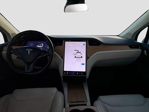 Used 2018 Tesla Model X 75D AWD/4WD image 16