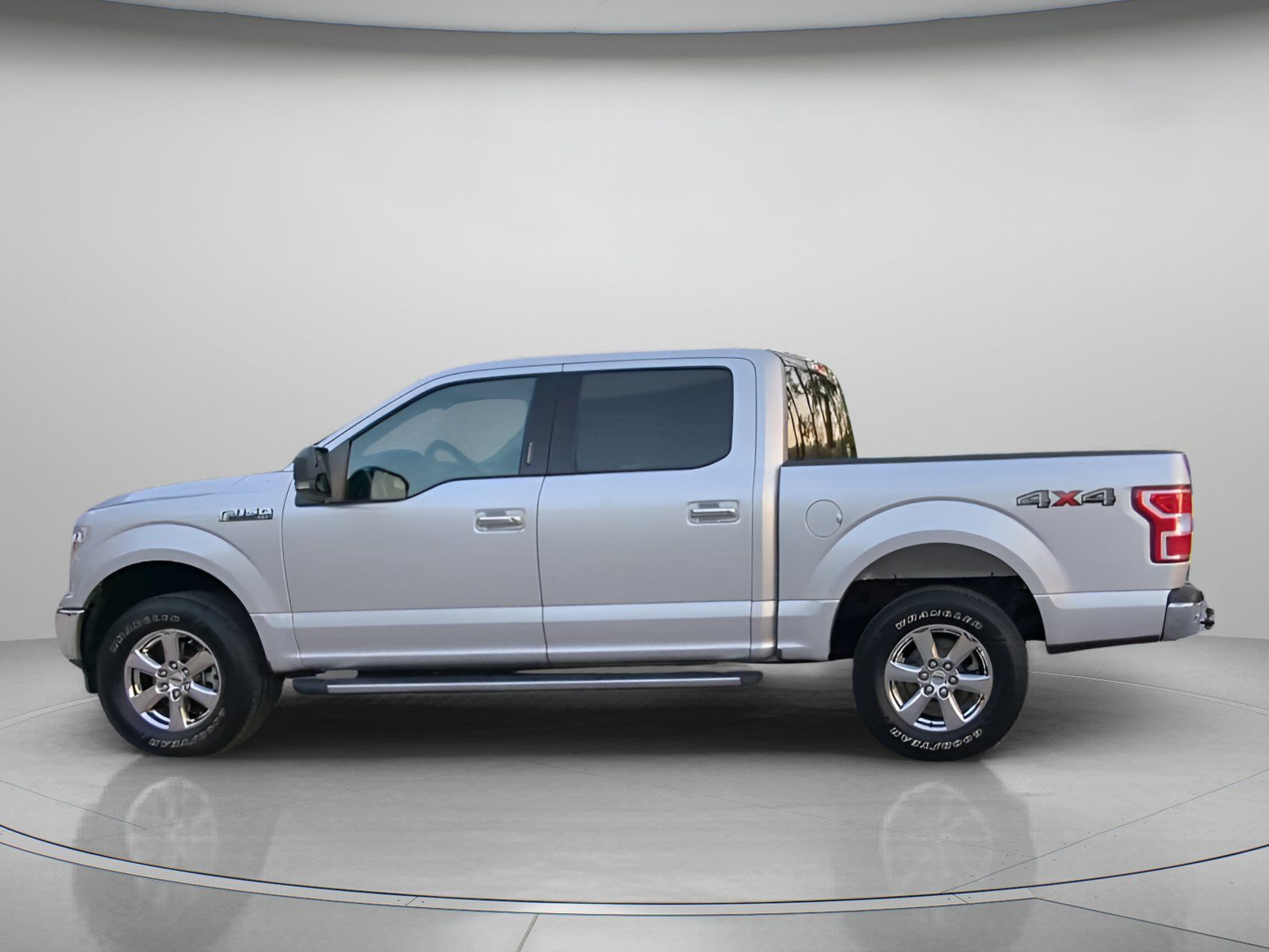 Used 2019 Ford F150 XLT w/ Equipment Group 302A Luxury AWD/4WD image 18