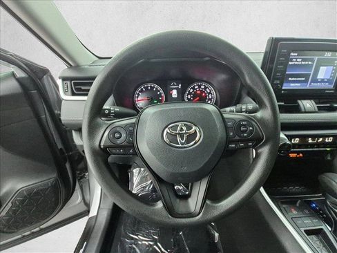 Used 2022 Toyota RAV4 XLE w/ Convenience Package FWD image 30