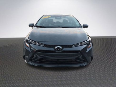 Used 2026 Toyota Corolla LE image 3