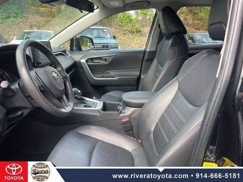 Used 2022 Toyota RAV4 XLE Premium AWD/4WD image 16