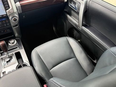 Used 2022 Toyota 4Runner Limited AWD/4WD image 25