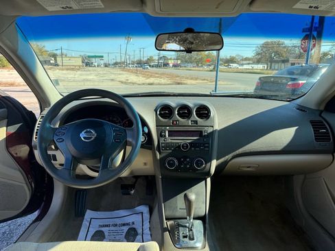 Used 2011 Nissan Altima 2.5 S image 2