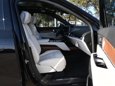 New 2026 Cadillac Vistiq Luxury image 27