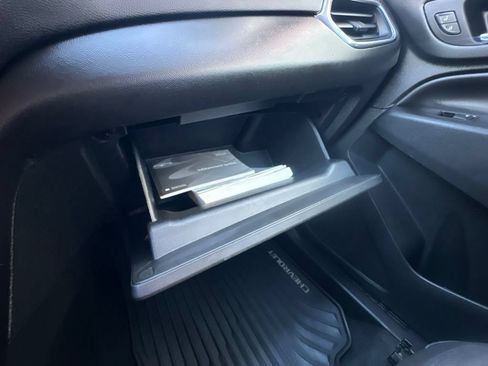 Used 2020 Chevrolet Equinox LT FWD image 35