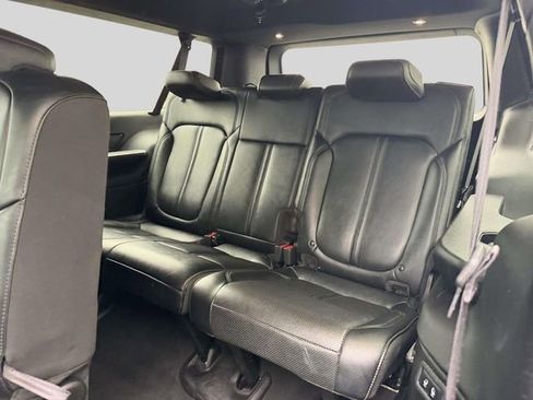 Used 2024 Jeep Wagoneer L Series II w/ Flexible Seating Group AWD/4WD image 12