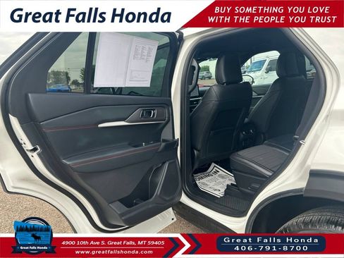 Used 2025 Ford Explorer ST-Line w/ ST-Line Street Pack AWD/4WD image 22