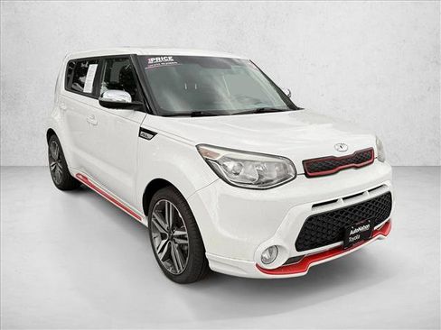 Used 2014 Kia Soul + image 3