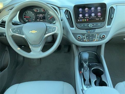Used 2022 Chevrolet Malibu LT image 12